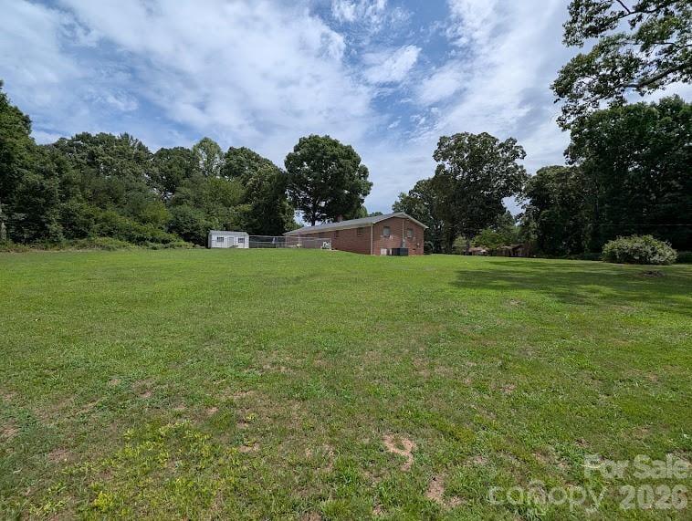 4835 Salisbury St, Hickory, NC 28601