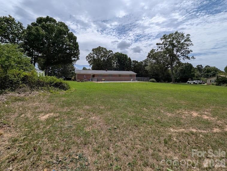 4835 Salisbury St, Hickory, NC 28601