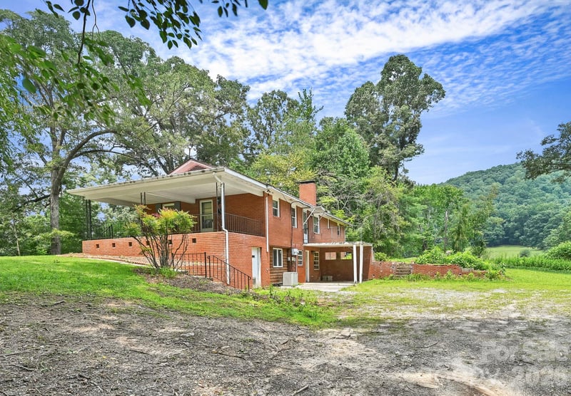 720 Mergans Ln, Hendersonville, NC 28791
