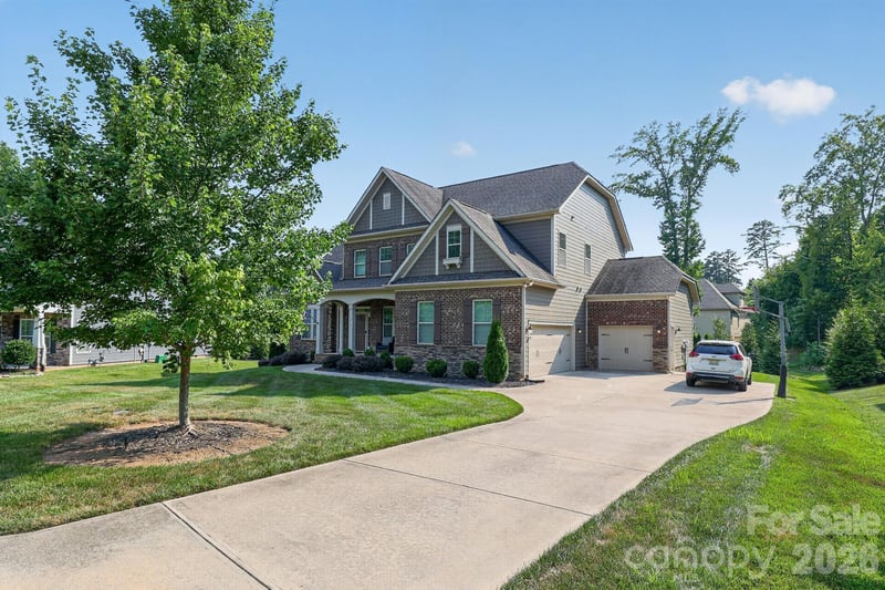 1016 Kara Ct, Matthews, NC 28104