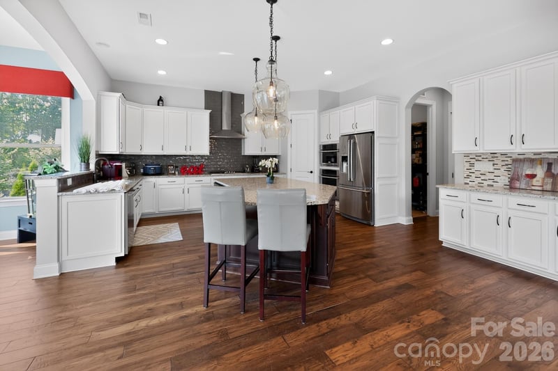 1016 Kara Ct, Matthews, NC 28104