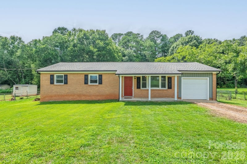 3907 Little Mountain Rd, Gastonia, NC 28056
