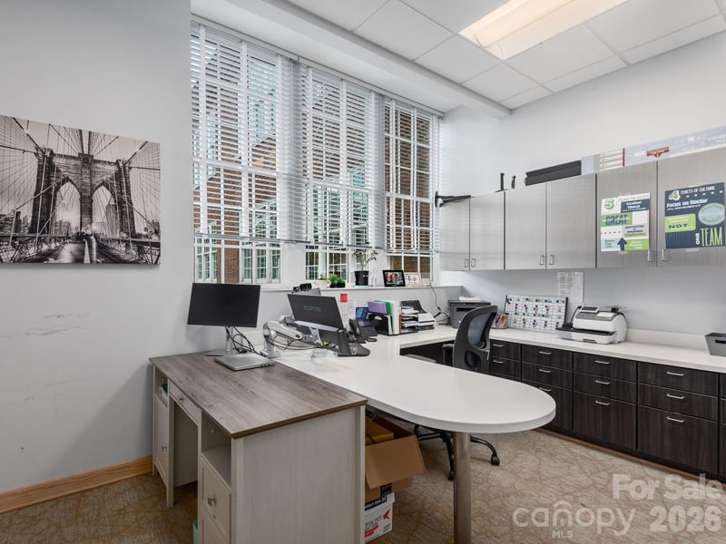 4 Vanderbilt Park Dr, Asheville, NC 28803