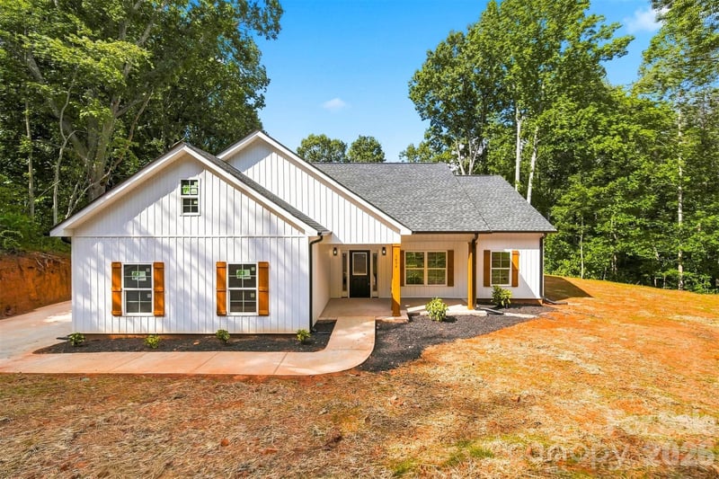 1694 Parsonage Ln, Newton, NC 28658