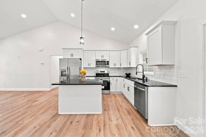 1694 Parsonage Ln, Newton, NC 28658
