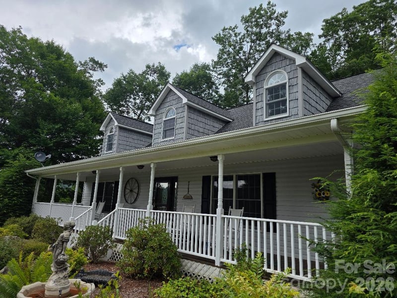 225 White Oak Rd, Burnsville, NC 28714