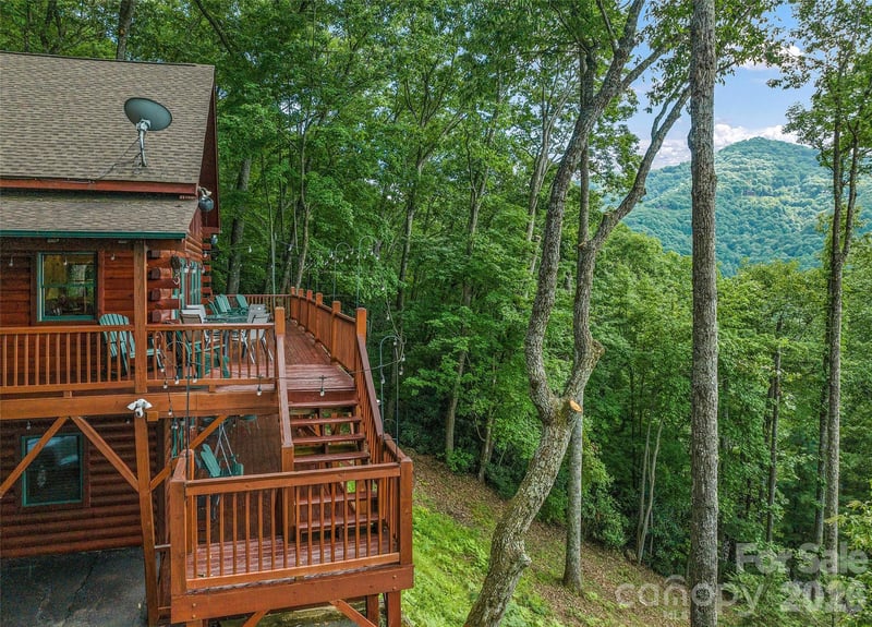 582 Tsalagi Trl, Maggie Valley, NC 28751
