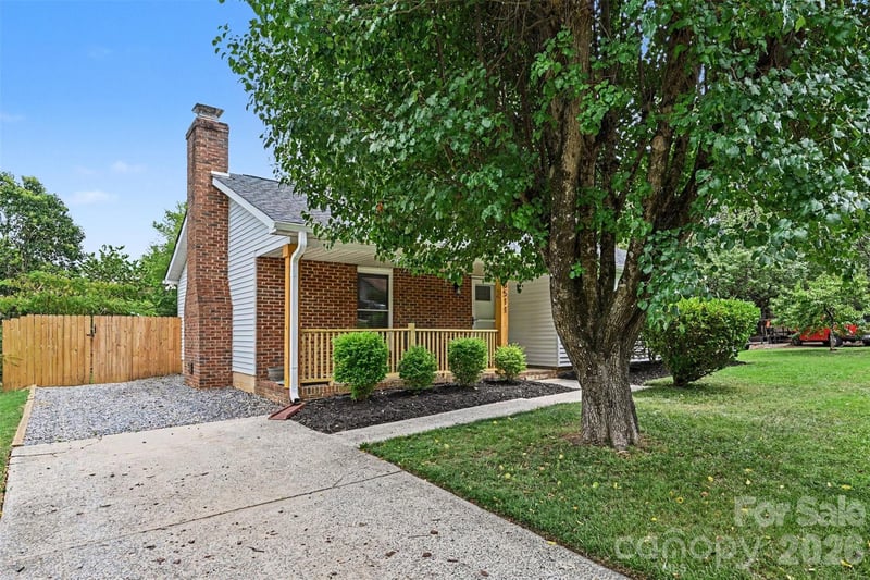 6511 Misty Morning Dr, Charlotte, NC 28212