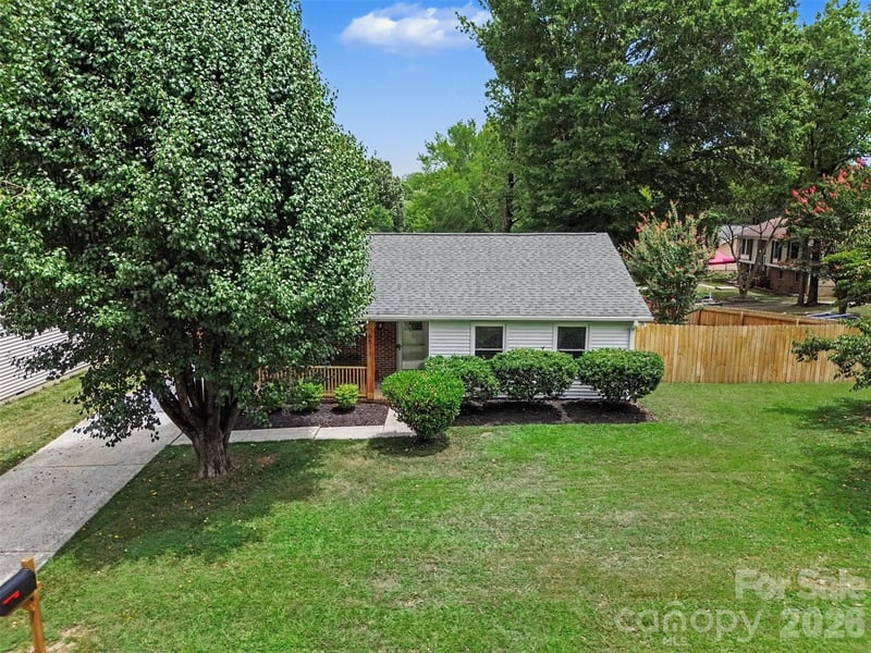 6511 Misty Morning Dr, Charlotte, NC 28212