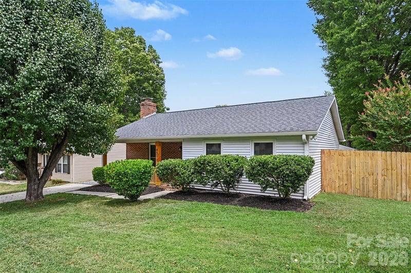 6511 Misty Morning Dr, Charlotte, NC 28212