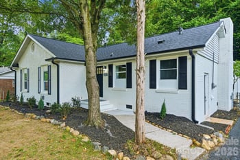 1453 Grovewood Dr, Charlotte, NC 28208