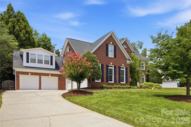 3425 Savannah Hills Dr, Matthews, NC 28105