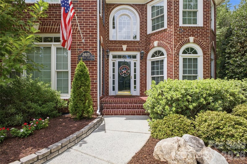 3425 Savannah Hills Dr, Matthews, NC 28105