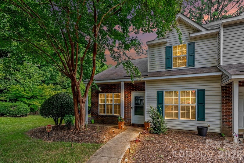 5845 Cougar Ln, Charlotte, NC 28269