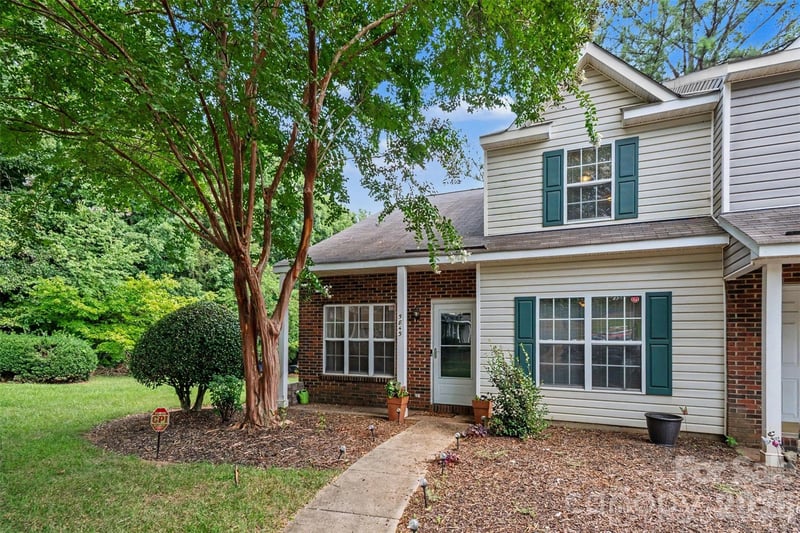 5845 Cougar Ln, Charlotte, NC 28269