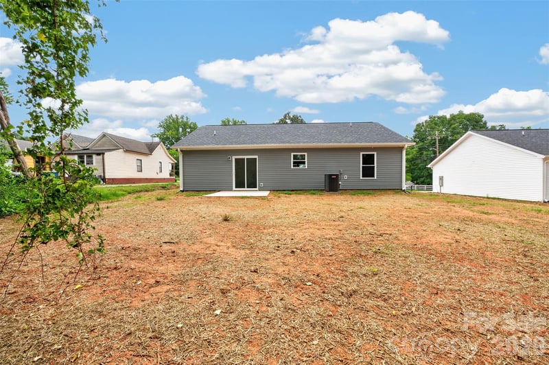 350 14th Ave SW, Hickory, NC 28602