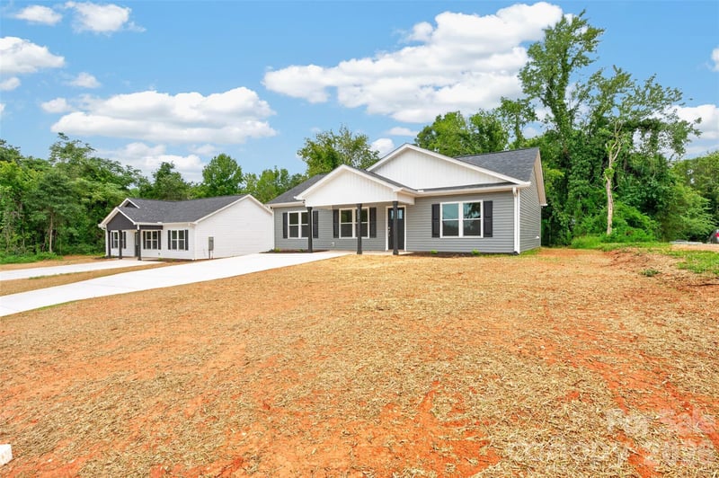350 14th Ave SW, Hickory, NC 28602