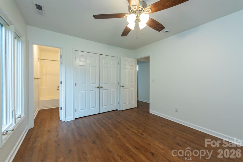 129 Colony Dr, Arden, NC 28704
