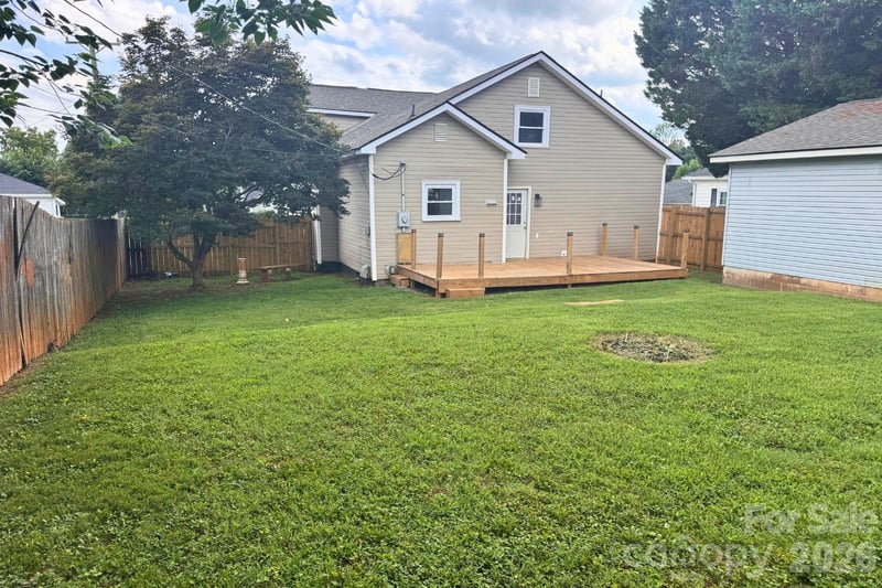 200 Park Ave, Mount Holly, NC 28120