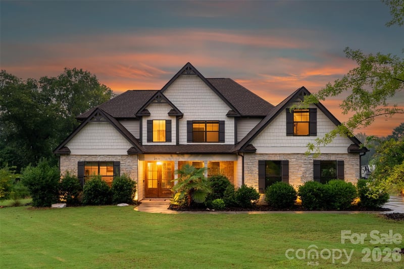 2915 Point Rd, Belmont, NC 28012