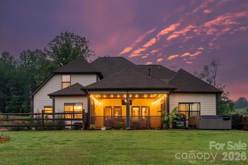 2915 Point Rd, Belmont, NC 28012