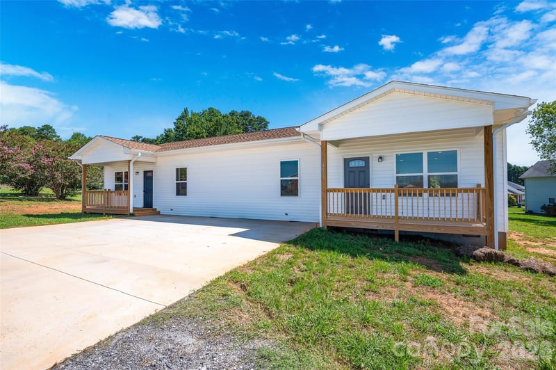 4000 Herman Sipe Rd, Conover, NC 28613