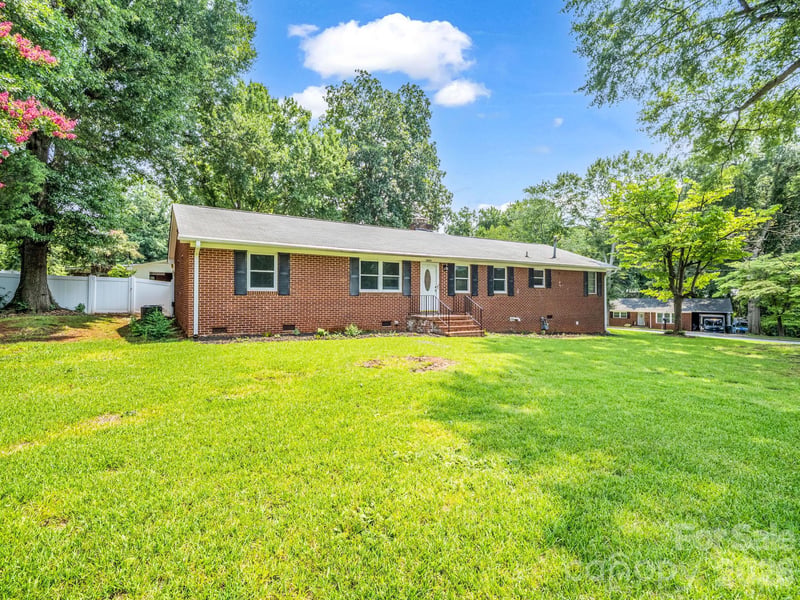 2044 Helen Dr, Gastonia, NC 28054
