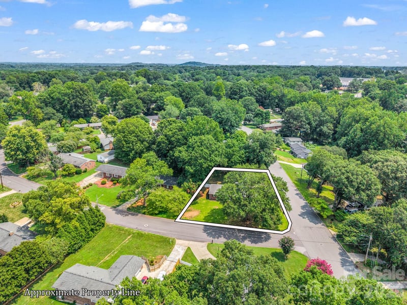 2044 Helen Dr, Gastonia, NC 28054
