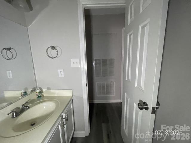 1828 Sugar Hollow Dr, Charlotte, NC 28214