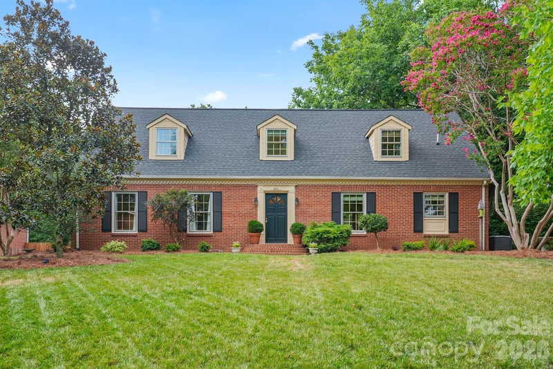 1300 Brockton Ln, Charlotte, NC 28226