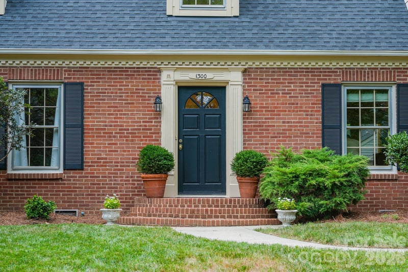 1300 Brockton Ln, Charlotte, NC 28226