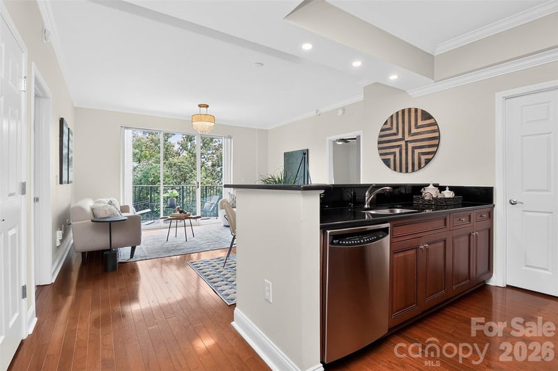 300 W 5th St #709, Charlotte, NC 28202