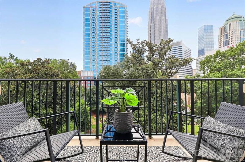 300 W 5th St #709, Charlotte, NC 28202