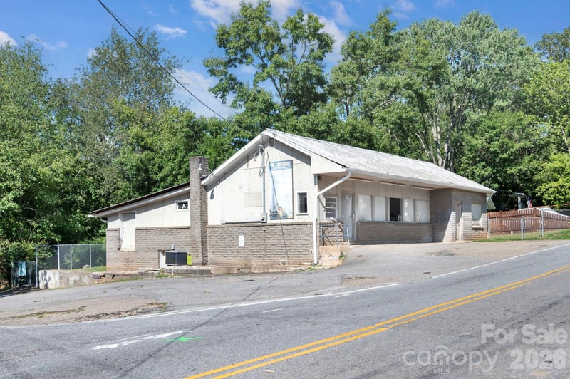 475 Deaverview Rd, Asheville, NC 28806