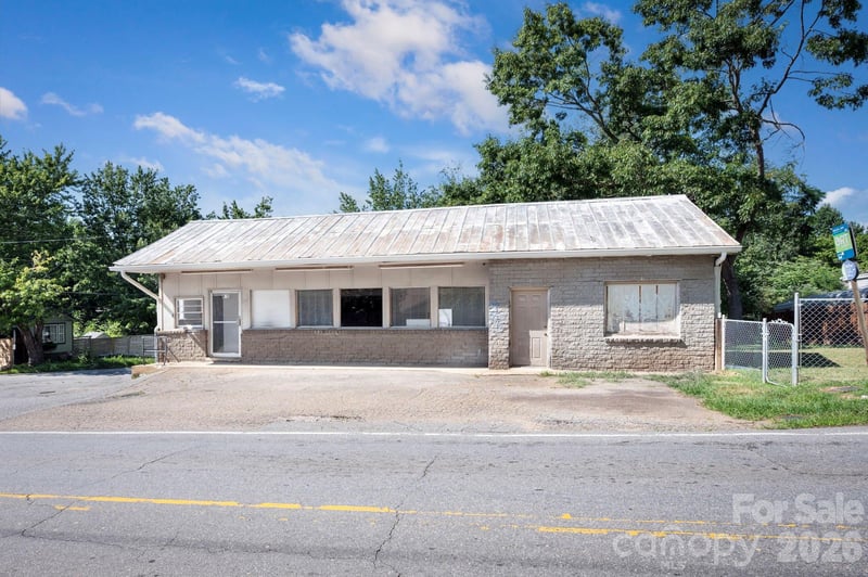 475 Deaverview Rd, Asheville, NC 28806