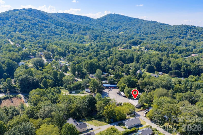 475 Deaverview Rd, Asheville, NC 28806