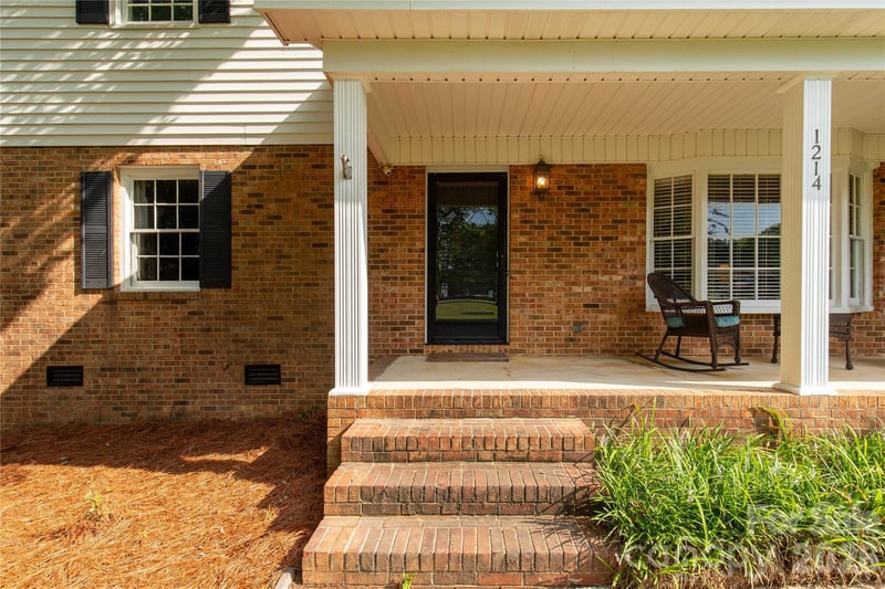 1214 Hawthorne Rd, Lancaster, SC 29720