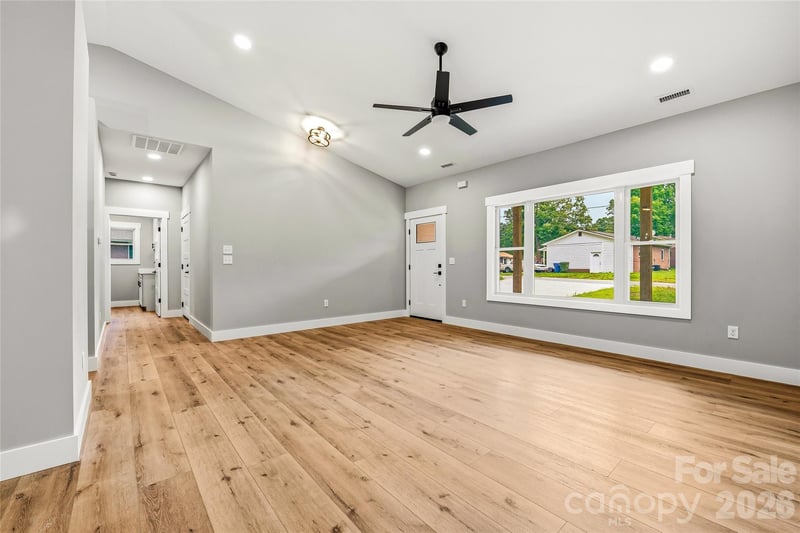 334 Woodland Dr, Hendersonville, NC 28792