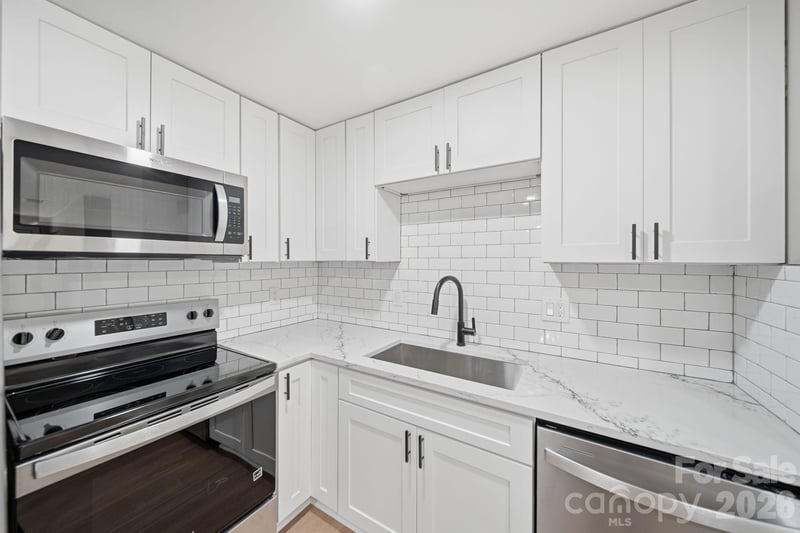 8114 Holly Hill Rd, Charlotte, NC 28227