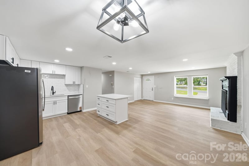 8114 Holly Hill Rd, Charlotte, NC 28227
