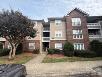 9811 Campus Walk Ln #C, Charlotte, NC 28262