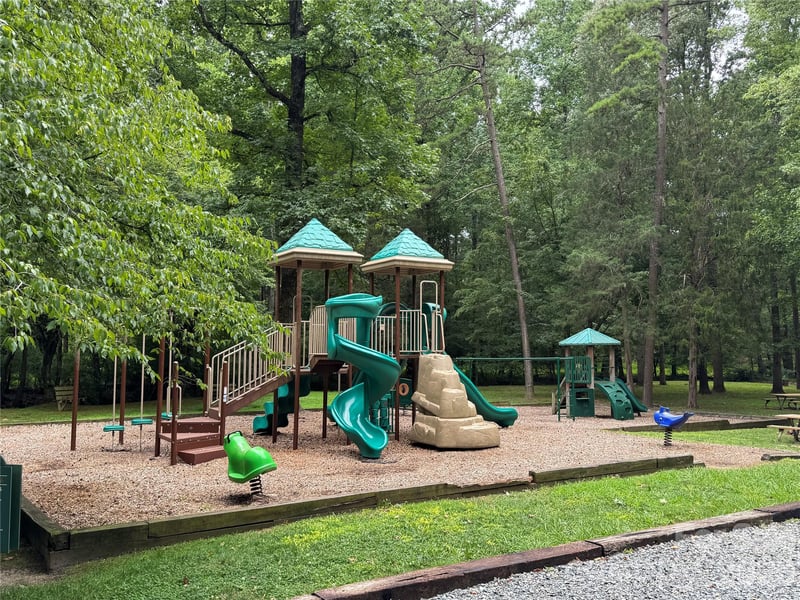 9732 Leeswood Ln, Matthews, NC 28105