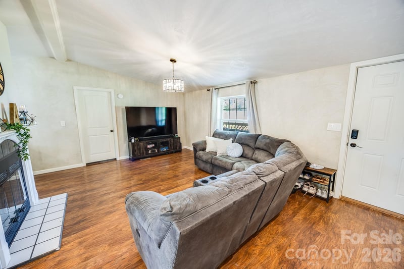 105 Short Meadow Dr, Candler, NC 28715