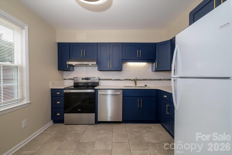 6810 Farmingdale Dr #D, Charlotte, NC 28212