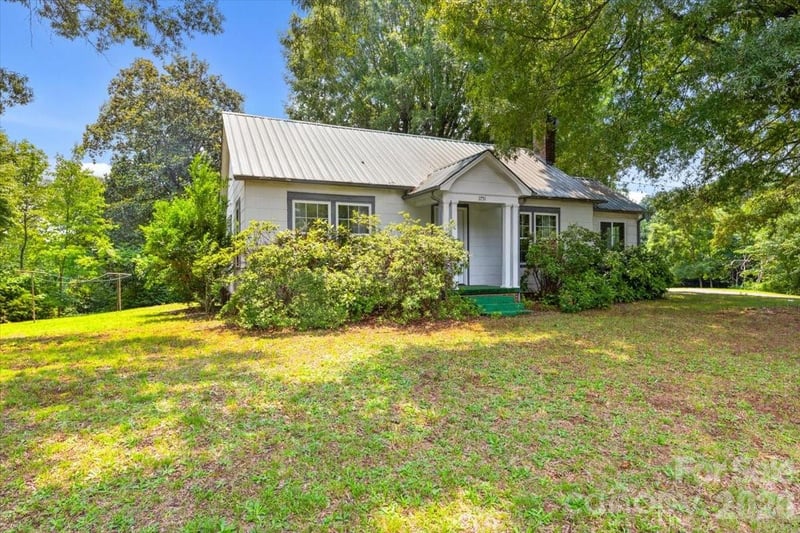 1751 Nc 10 Hw, Newton, NC 28658