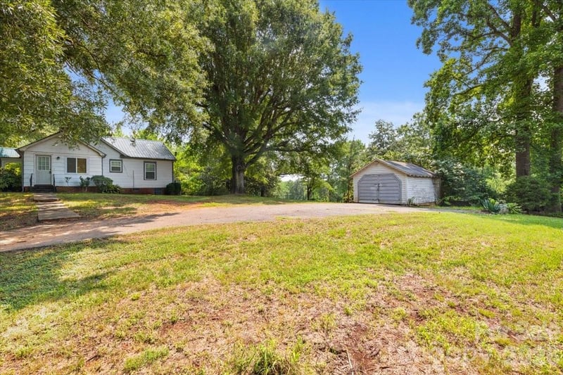 1751 Nc 10 Hw, Newton, NC 28658