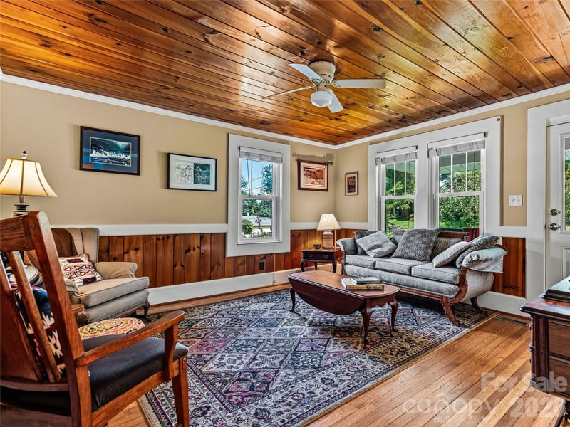 152 Marshall St, Waynesville, NC 28786