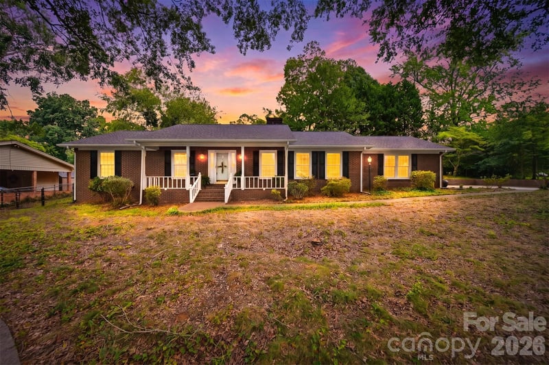 1756 12th Street Dr, Hickory, NC 28601