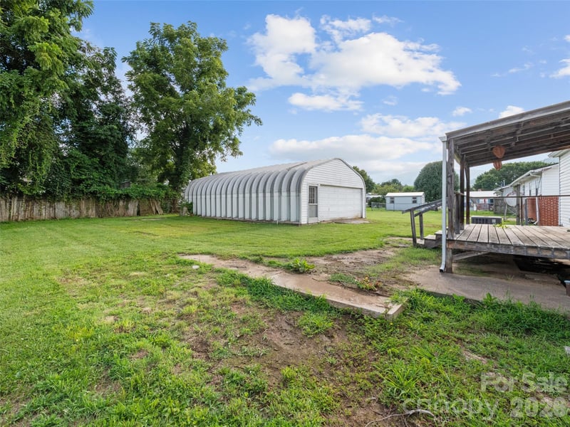 39 Spruce St, Waynesville, NC 28786