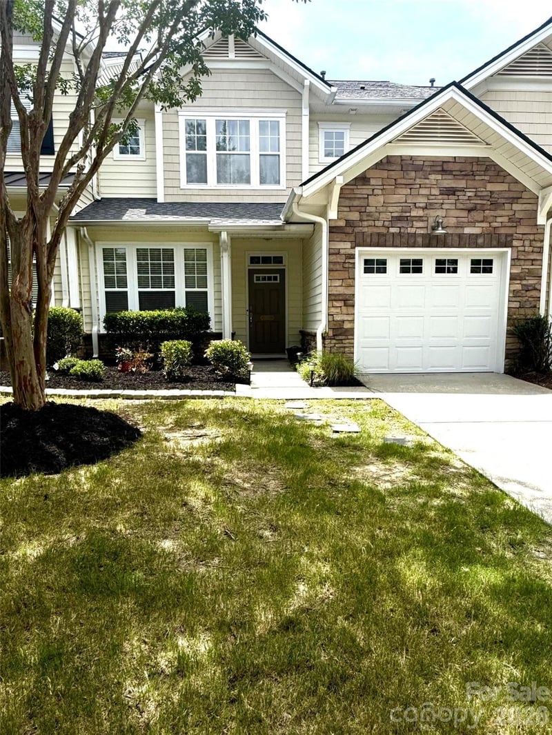 555 Pine Links Dr, Tega Cay, SC 29708